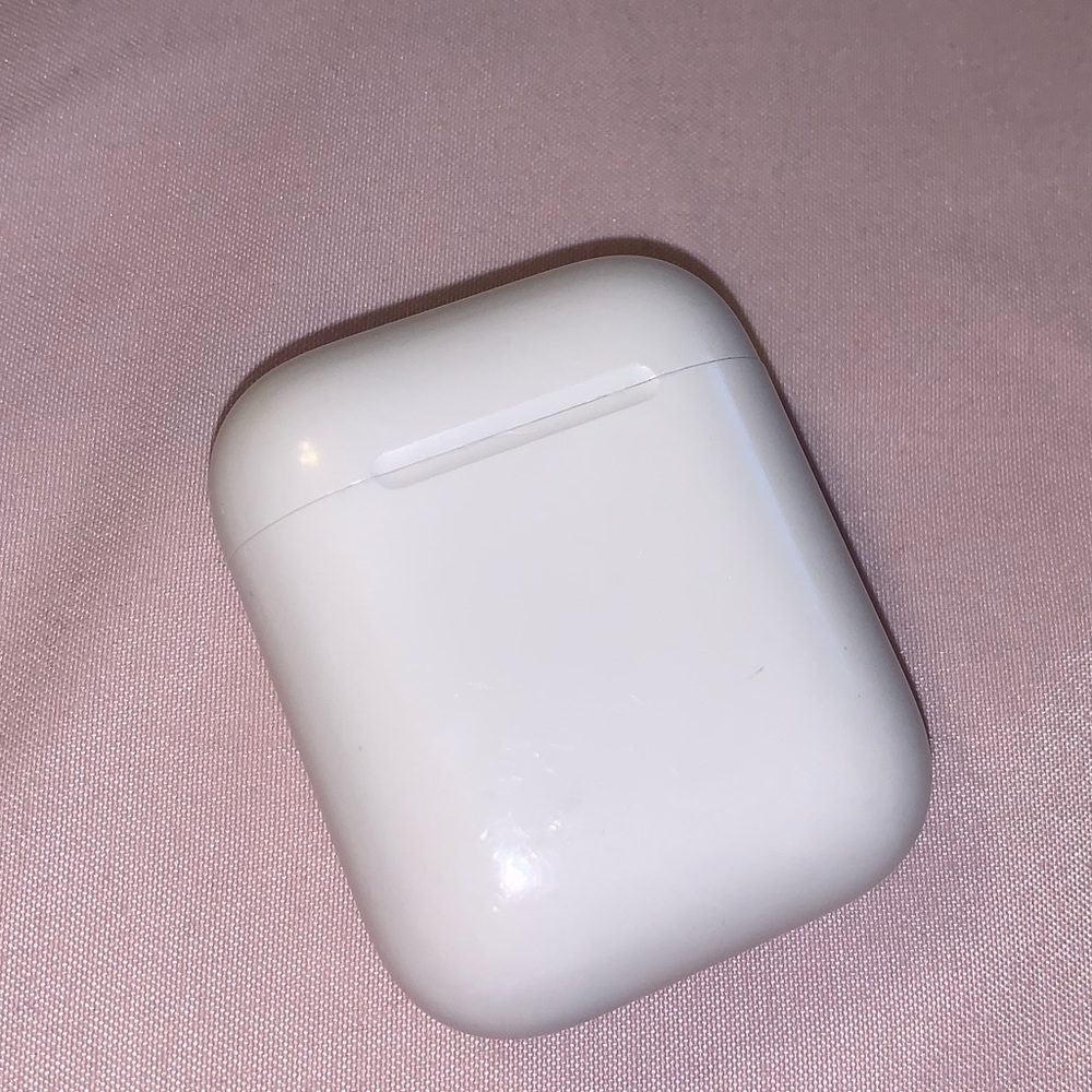 APPLE AIR PODS (AUTHENTIC)
